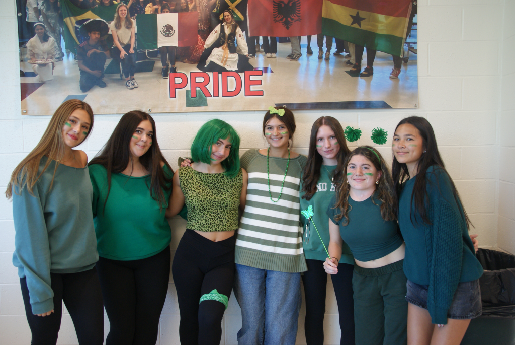Spirit Week Diaries: Color Clash Day&nbsp;3