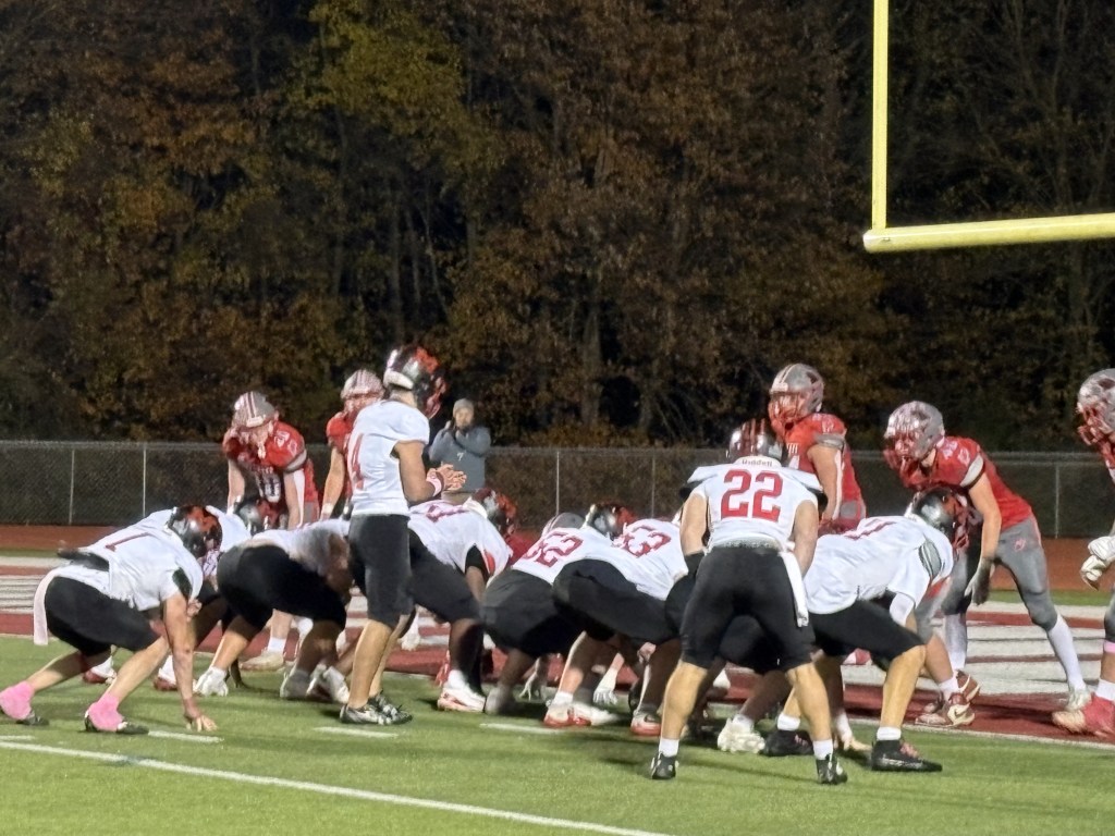 Game-Winning Drive in the 4th Quarter Pushes Masuk Football over Pomperaug